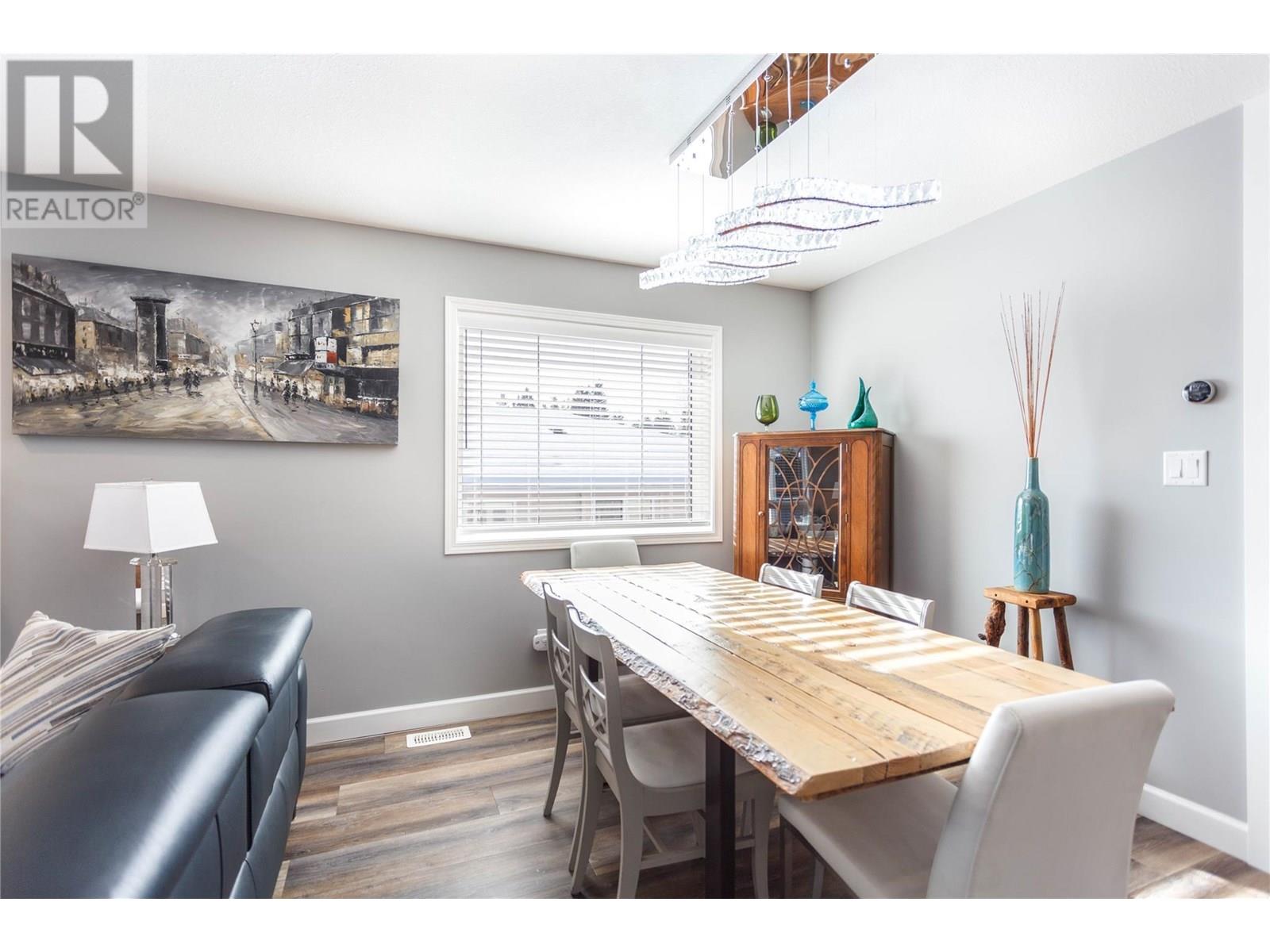 #4 2675 PINE AVENUE - Image 14