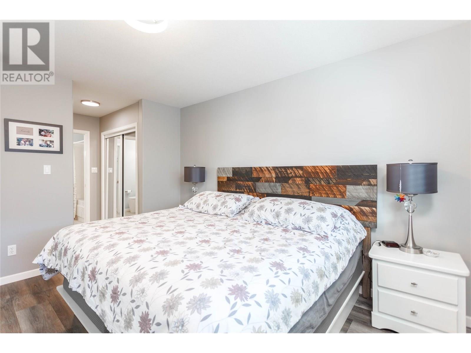#4 2675 PINE AVENUE - Image 17