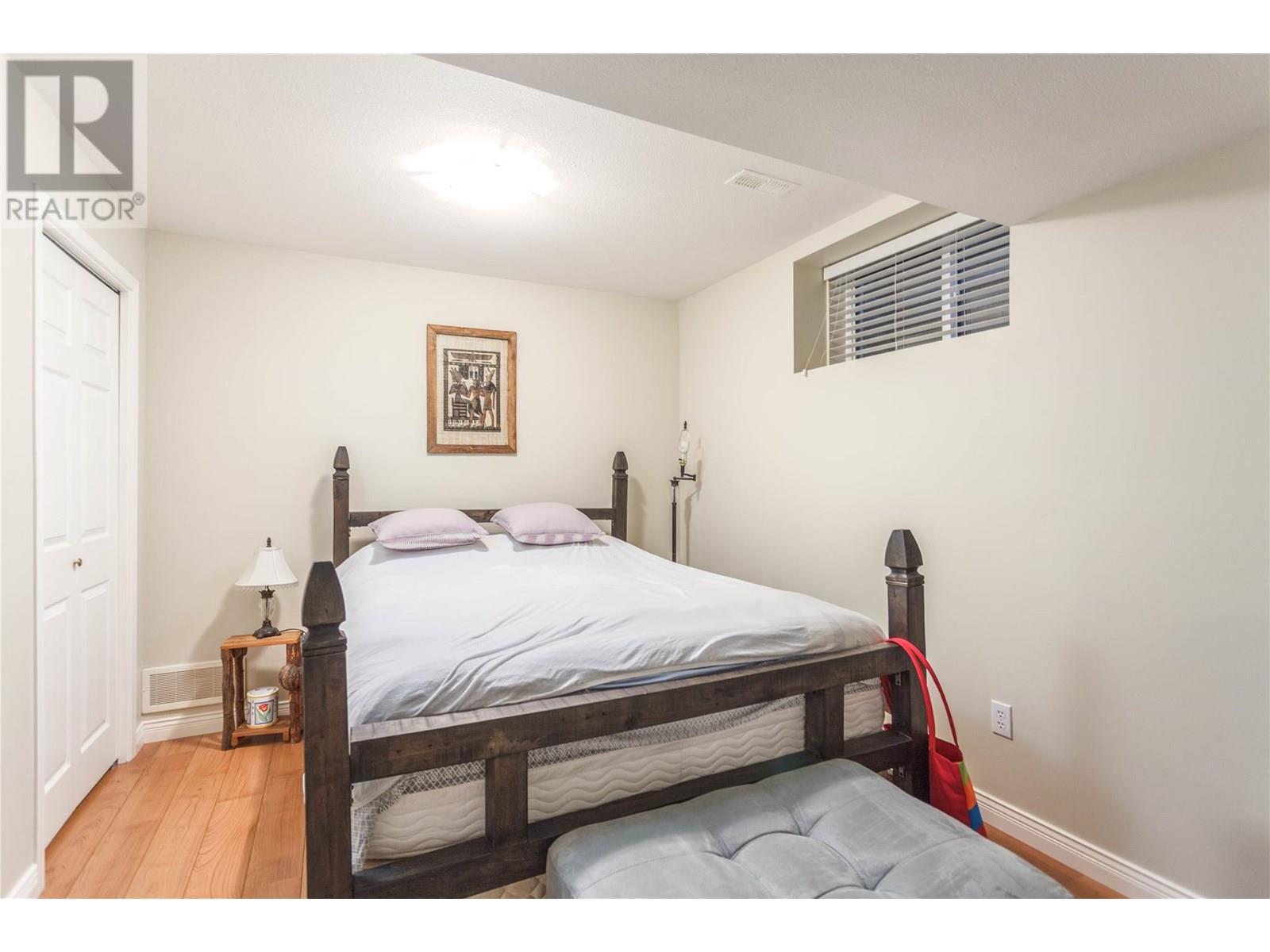 #4 2675 PINE AVENUE - Image 26