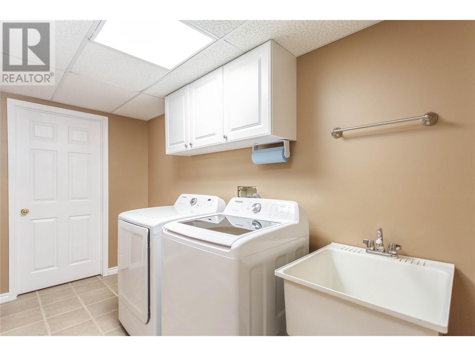 #4 2675 PINE AVENUE - Image 29
