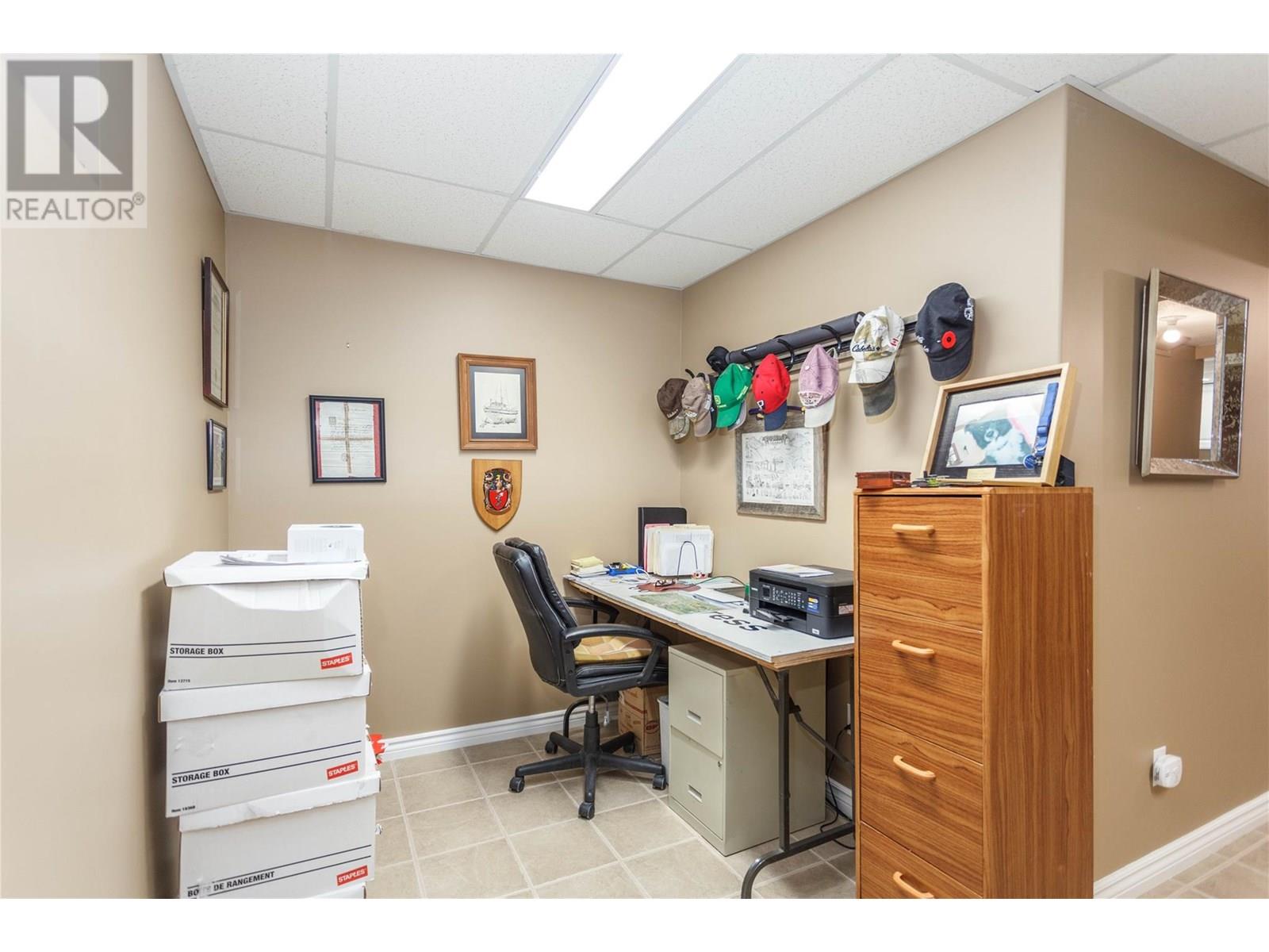 #4 2675 PINE AVENUE - Image 30