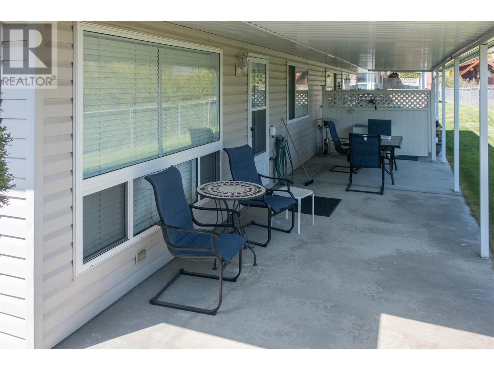 #4 2675 PINE AVENUE - Image 4