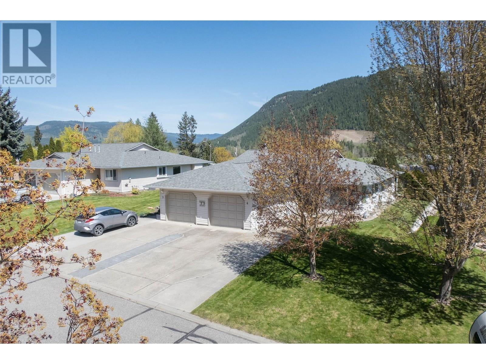 #4 2675 PINE AVENUE - Image 44
