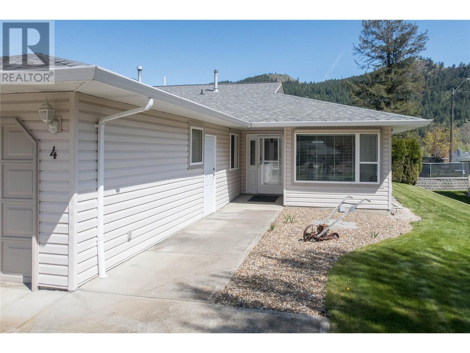 #4 2675 PINE AVENUE - Image 45