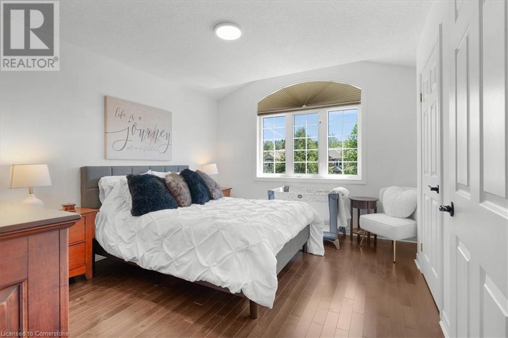Photo 20 of 17 Michaela Crescent, Fonthill ON