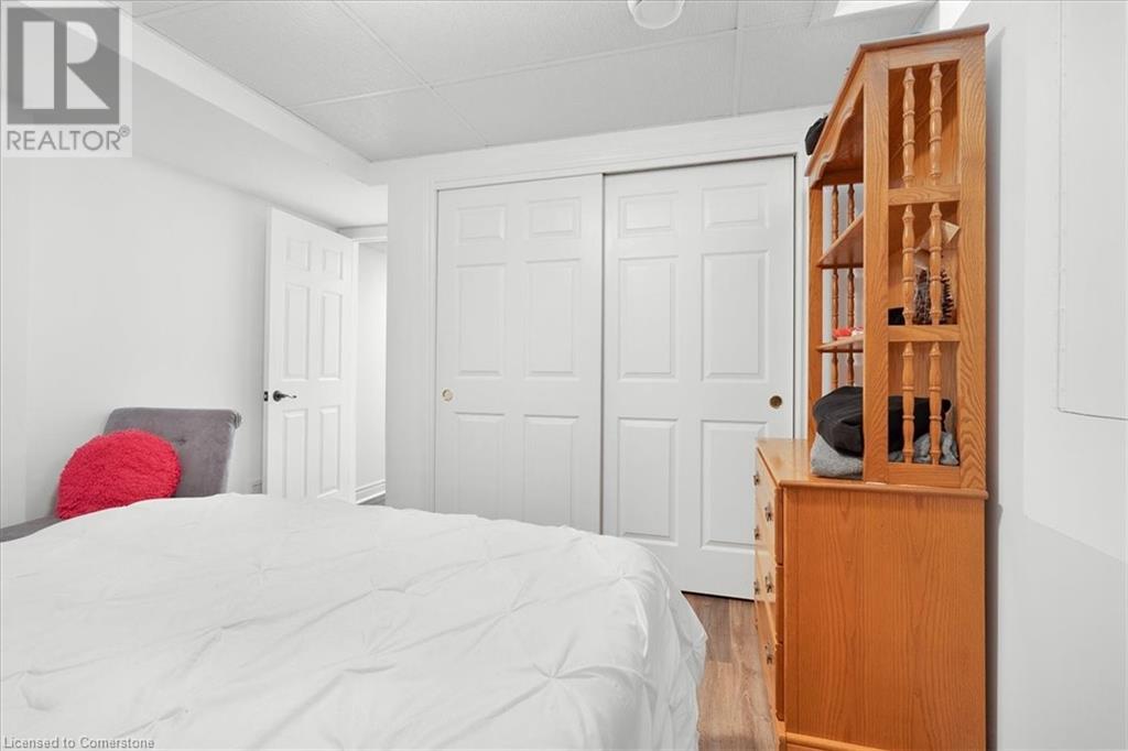 Photo 38 of 17 Michaela Crescent, Fonthill ON