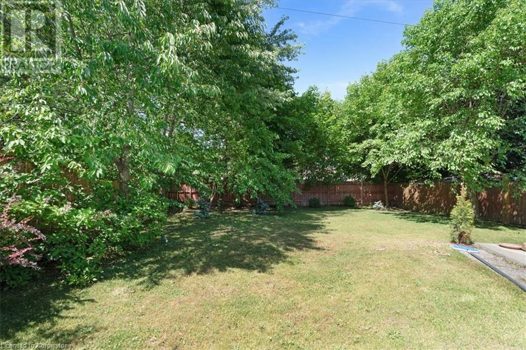 Photo 21 of 17 Michaela Crescent, Fonthill ON