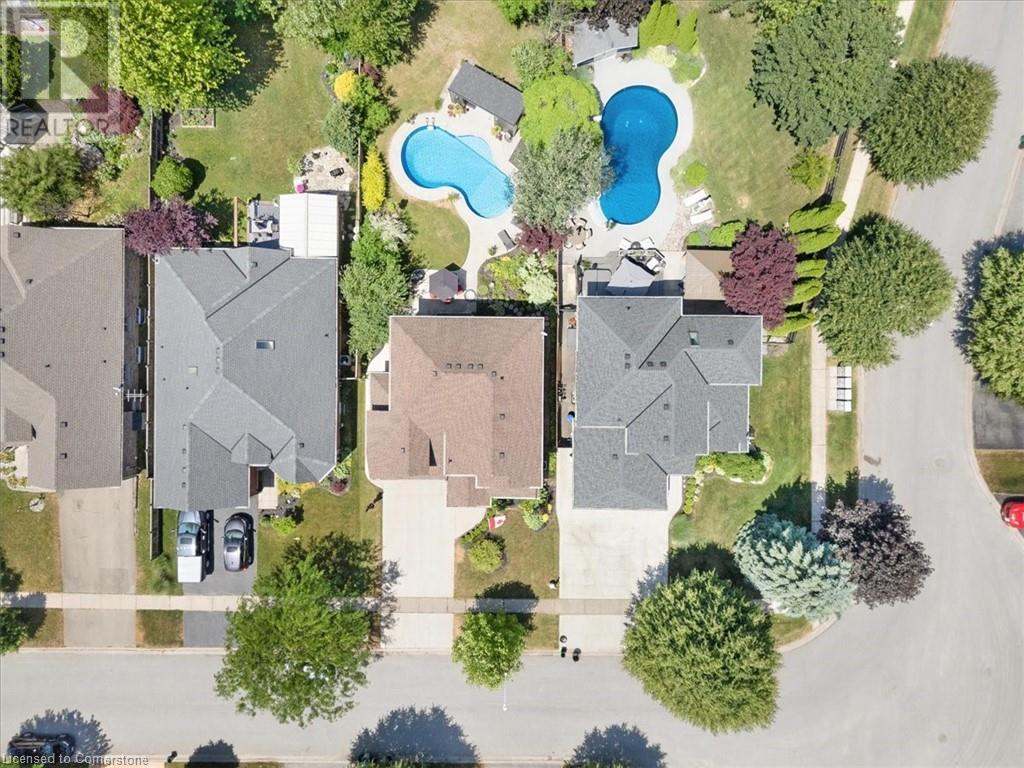 Photo 50 of 17 Michaela Crescent, Fonthill ON