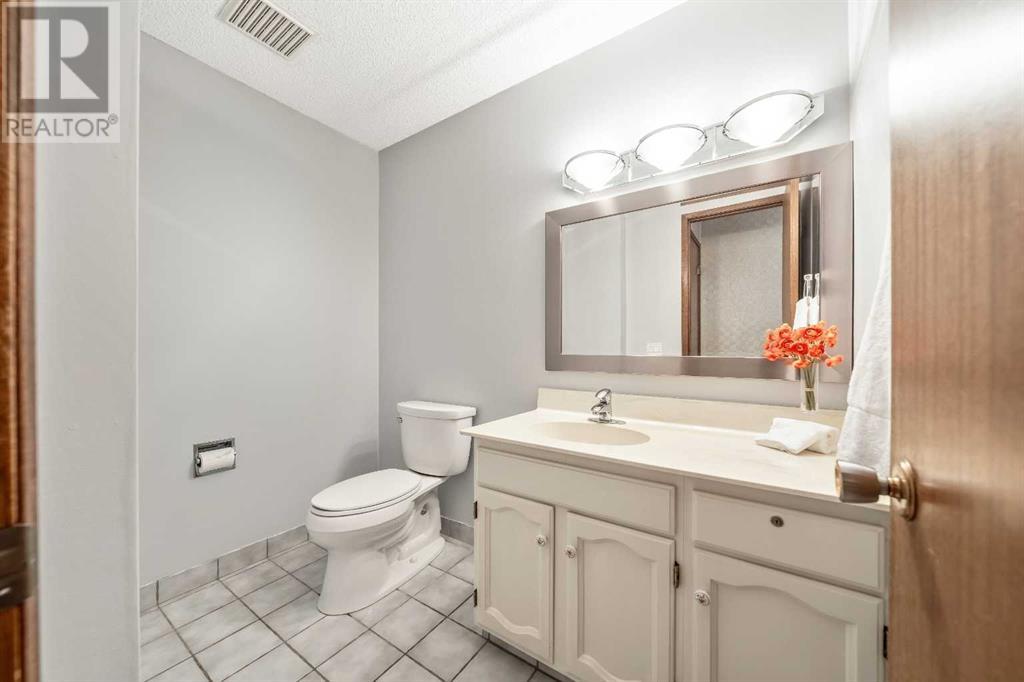 Single Family House for Sale in  Whiteridge Place NE Whitehorn Calgary 
