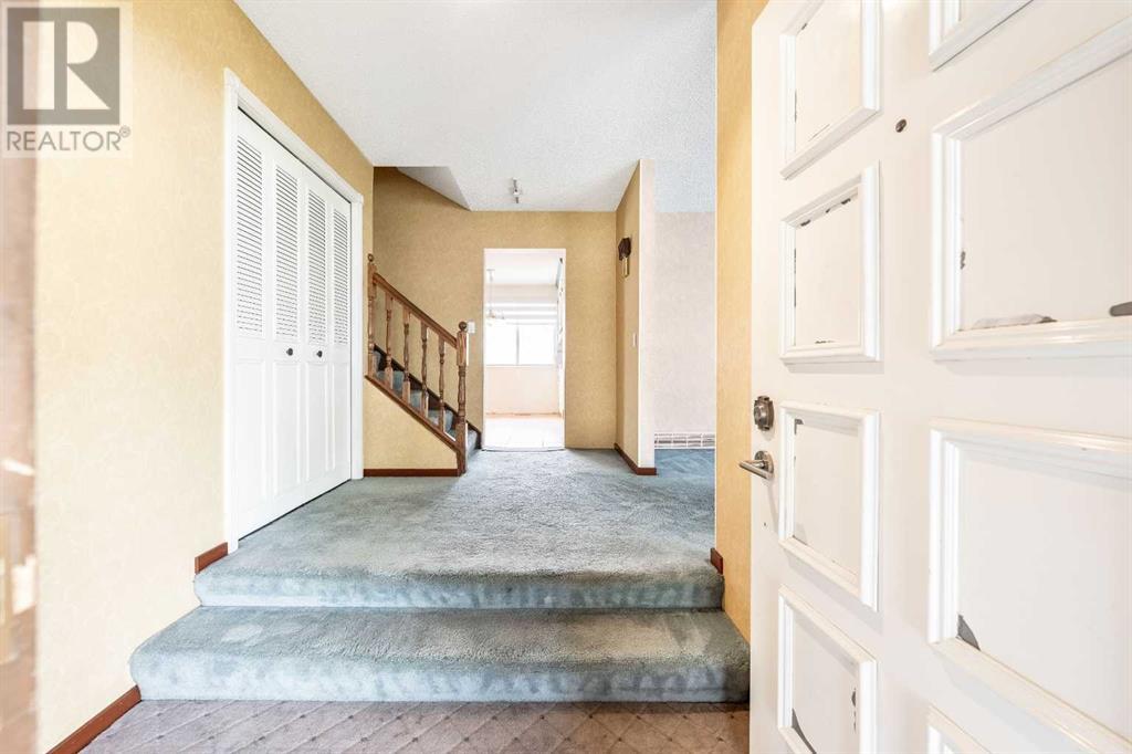 Single Family House for Sale in  Whiteridge Place NE Whitehorn Calgary 