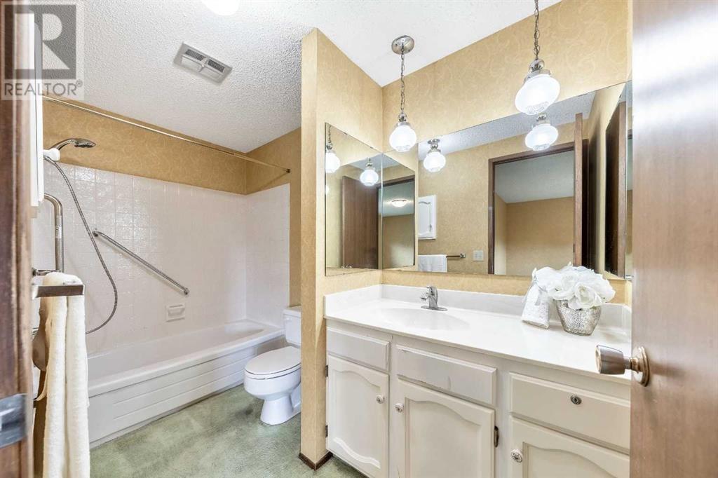 Single Family House for Sale in  Whiteridge Place NE Whitehorn Calgary 