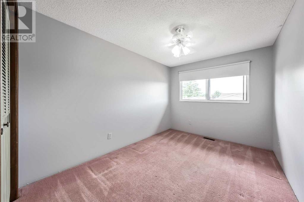Single Family House for Sale in  Whiteridge Place NE Whitehorn Calgary 