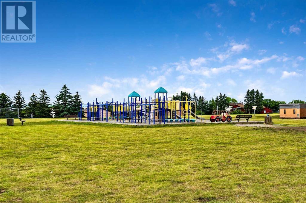 Single Family House for Sale in  Whiteridge Place NE Whitehorn Calgary 