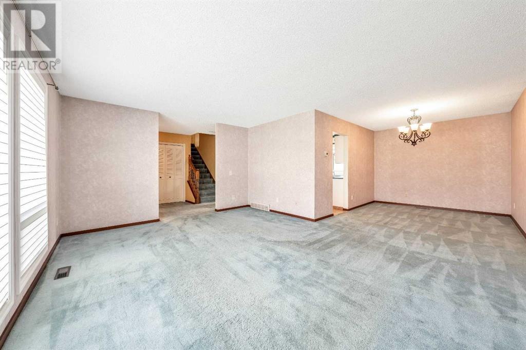 Single Family House for Sale in  Whiteridge Place NE Whitehorn Calgary 