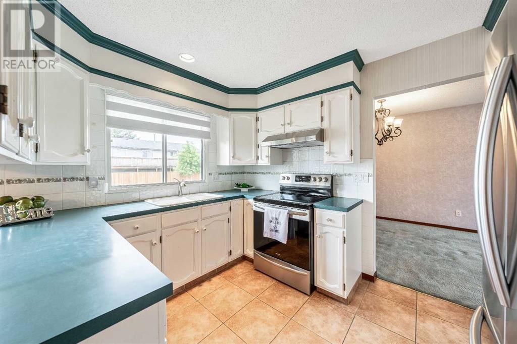 Single Family House for Sale in  Whiteridge Place NE Whitehorn Calgary 