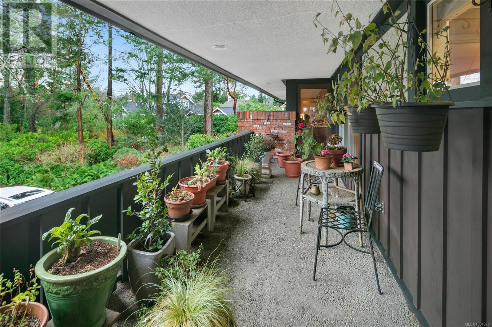 1996 Ferndale Rd, Saanich