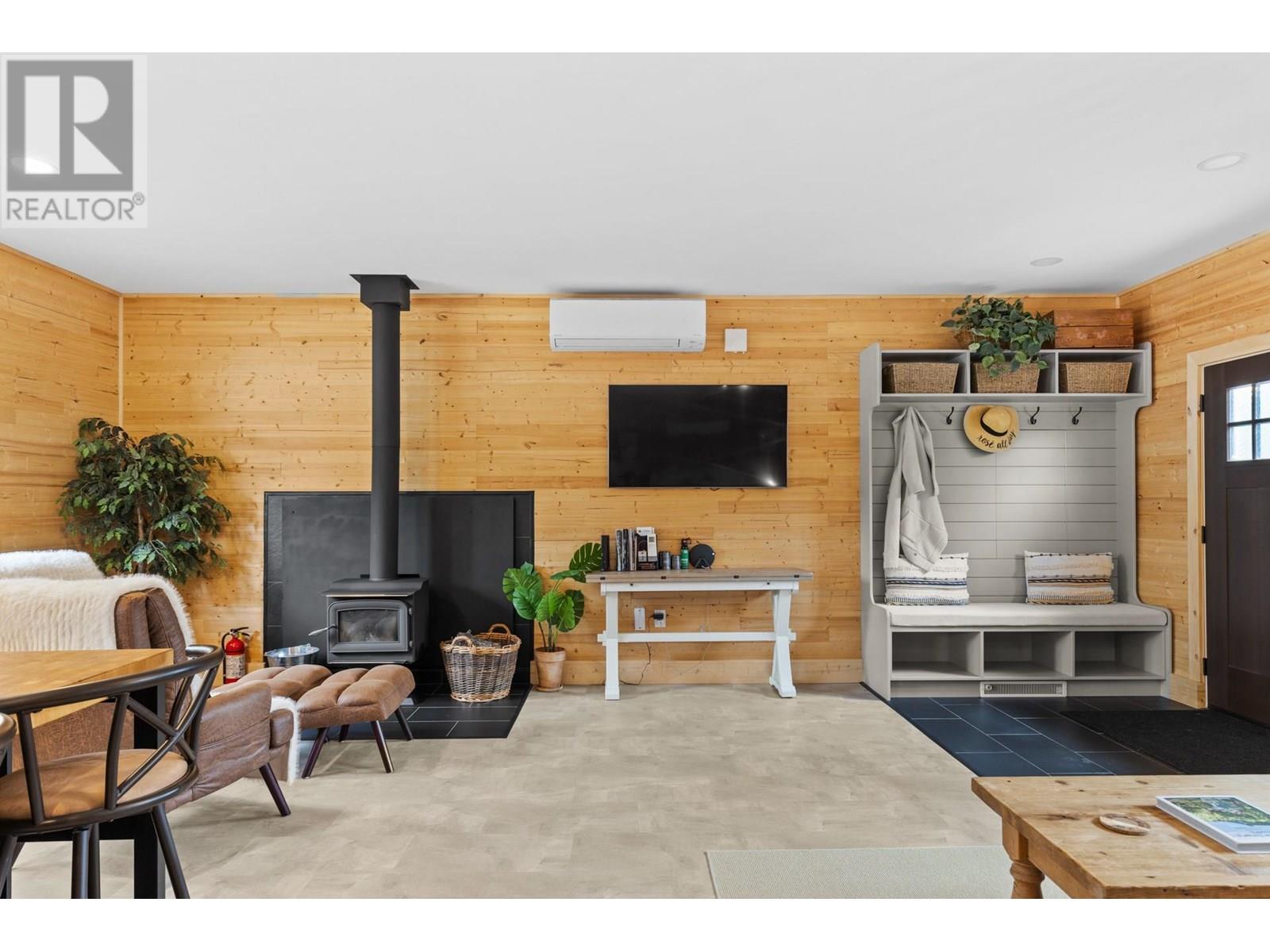 20201 HIGHWAY 40, Summerland