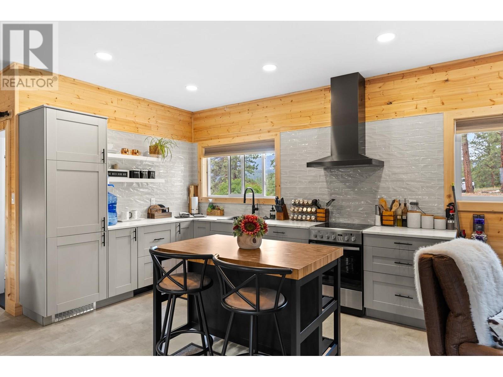 20201 HIGHWAY 40, Summerland