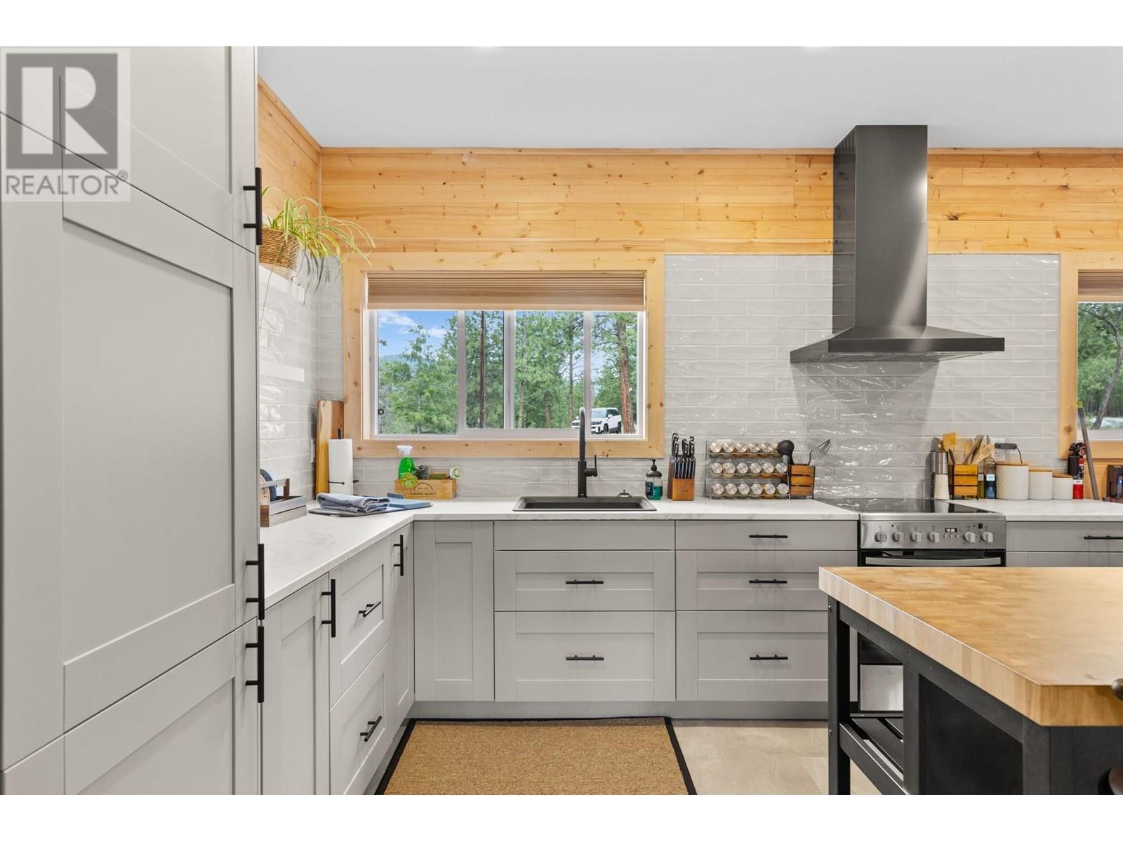 20201 HIGHWAY 40, Summerland