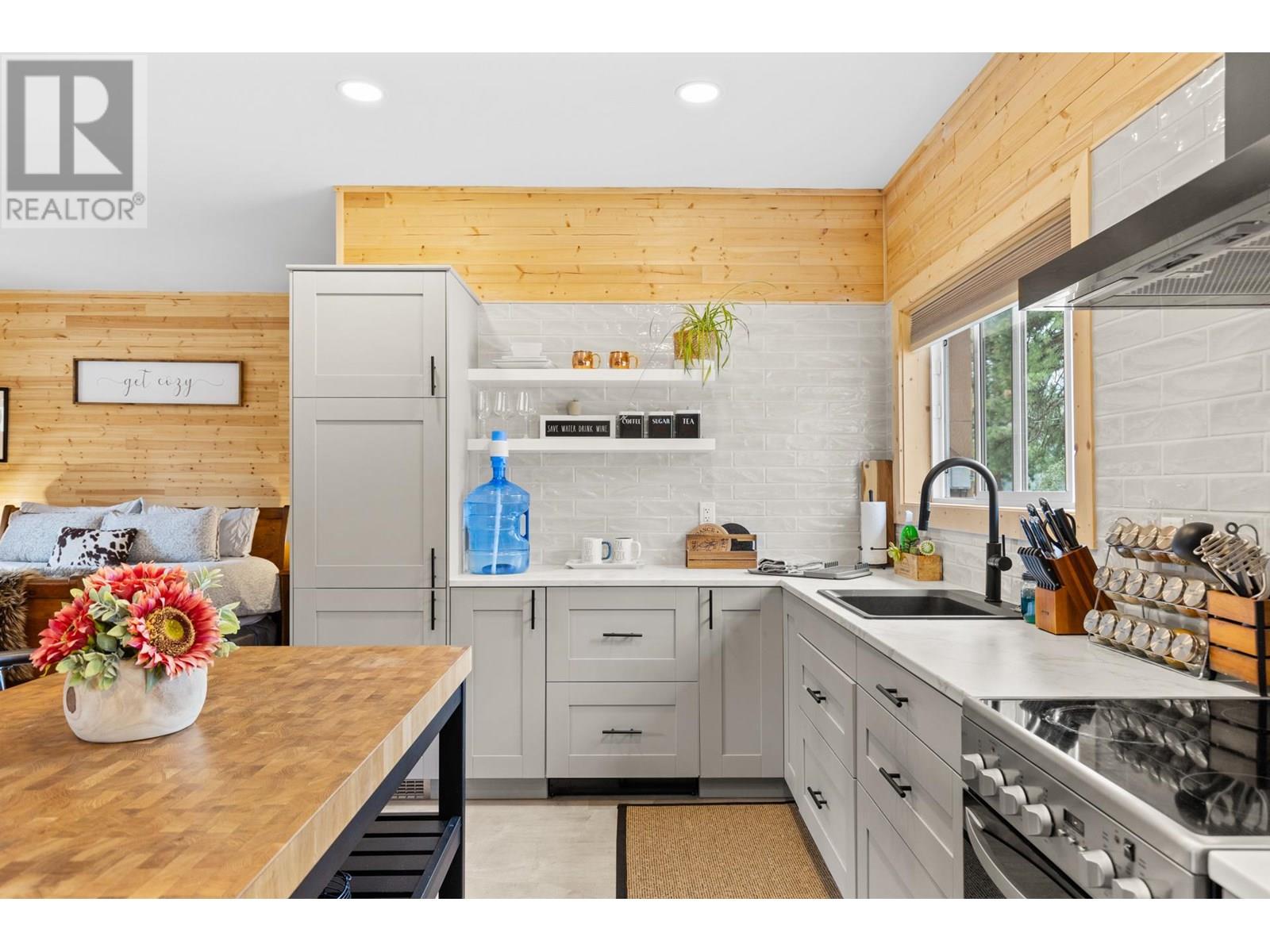 20201 HIGHWAY 40, Summerland
