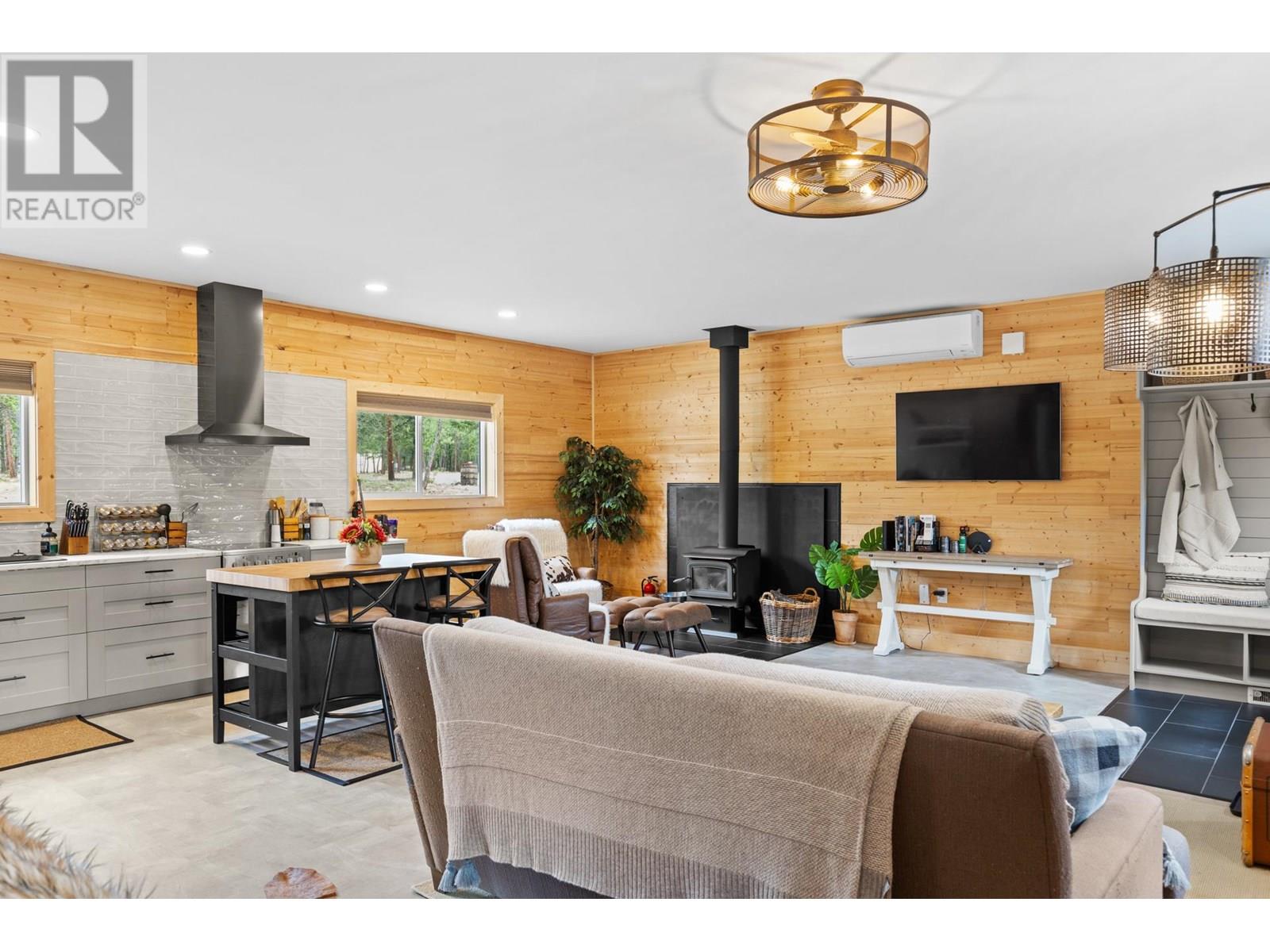 20201 HIGHWAY 40, Summerland