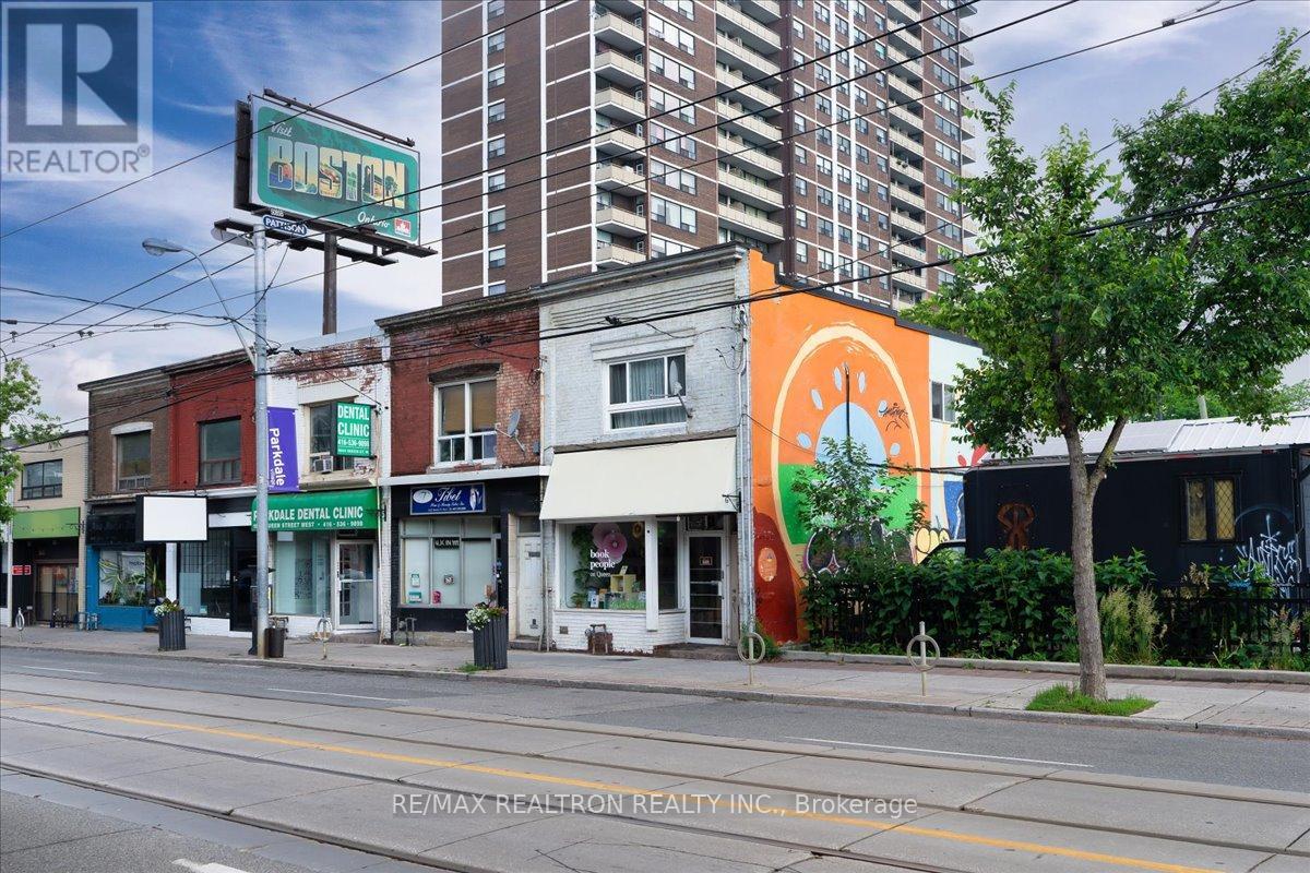 Photo 31 of 1640 Queen Street W, Toronto ON
