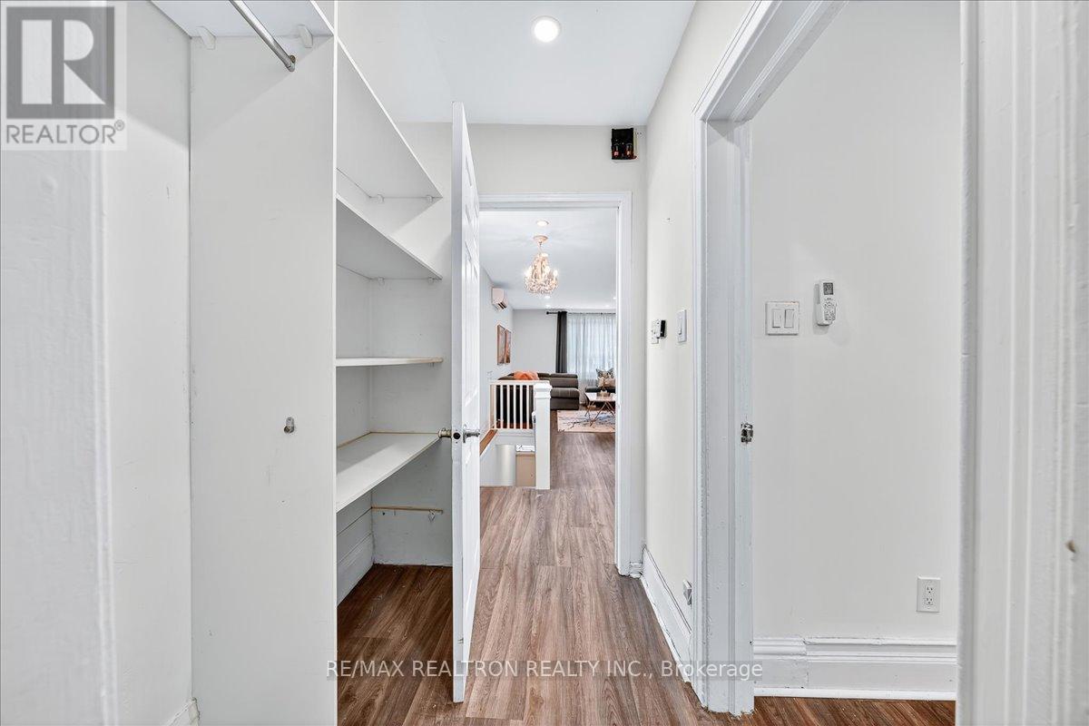 Photo 4 of 1640 Queen Street W, Toronto ON