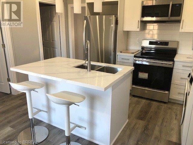 Photo 7 of 161 Dundas Street, Brantford ON