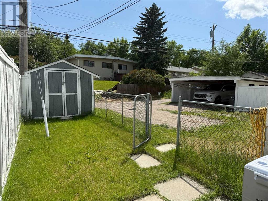 Multi-family House Bi-level for Sale in  &  Huntertown Crescent NW Huntington Hills Calgary 