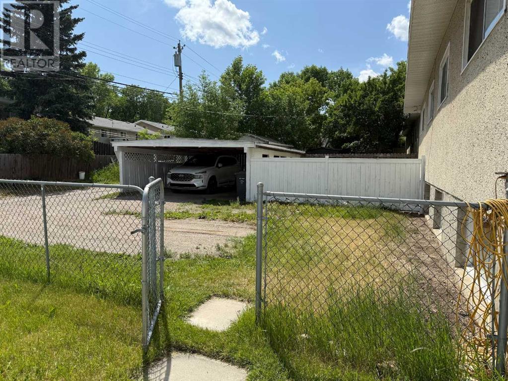 Multi-family House Bi-level for Sale in  &  Huntertown Crescent NW Huntington Hills Calgary 