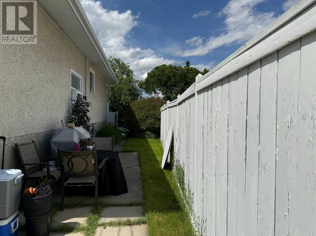 Multi-family House Bi-level for Sale in  &  Huntertown Crescent NW Huntington Hills Calgary 