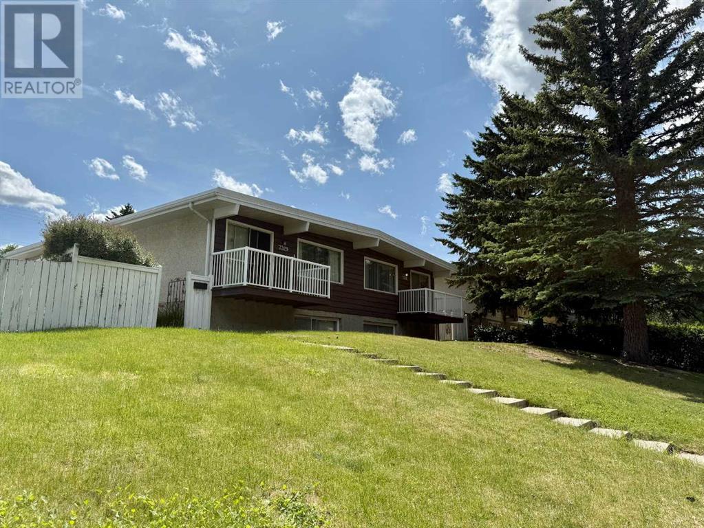 Multi-family House Bi-level for Sale in  &  Huntertown Crescent NW Huntington Hills Calgary 