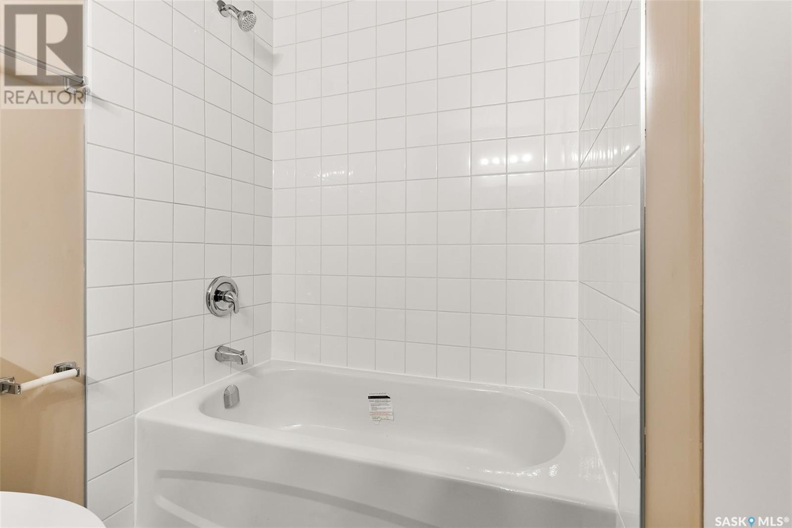 Single Family House High rise for Sale in   Gordon ROAD Regina 