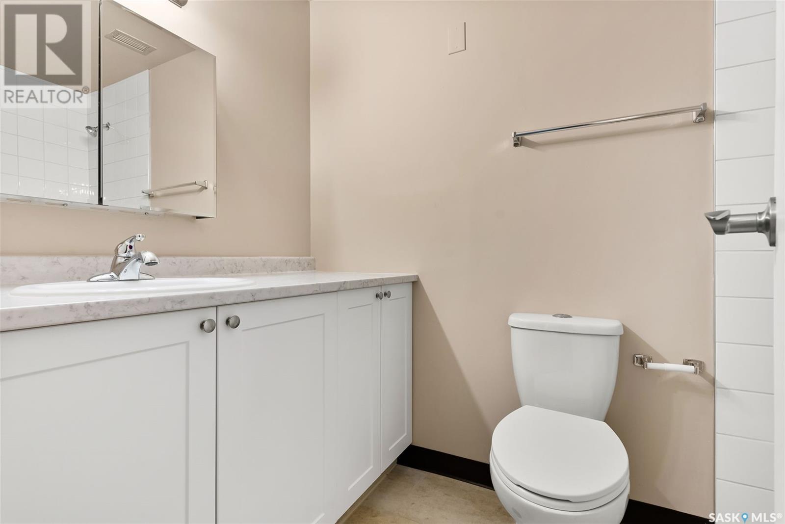 Single Family House High rise for Sale in   Gordon ROAD Regina 