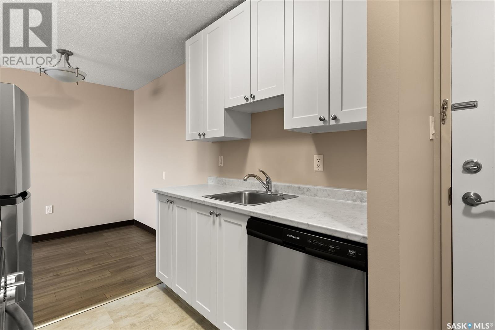 Single Family House High rise for Sale in   Gordon ROAD Regina 