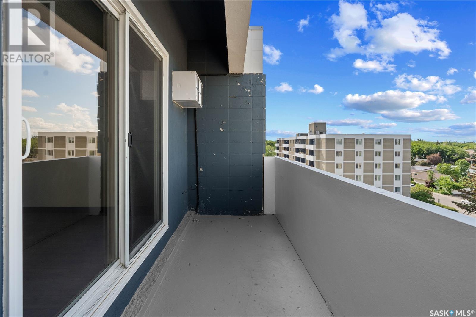 Single Family House High rise for Sale in   Gordon ROAD Regina 