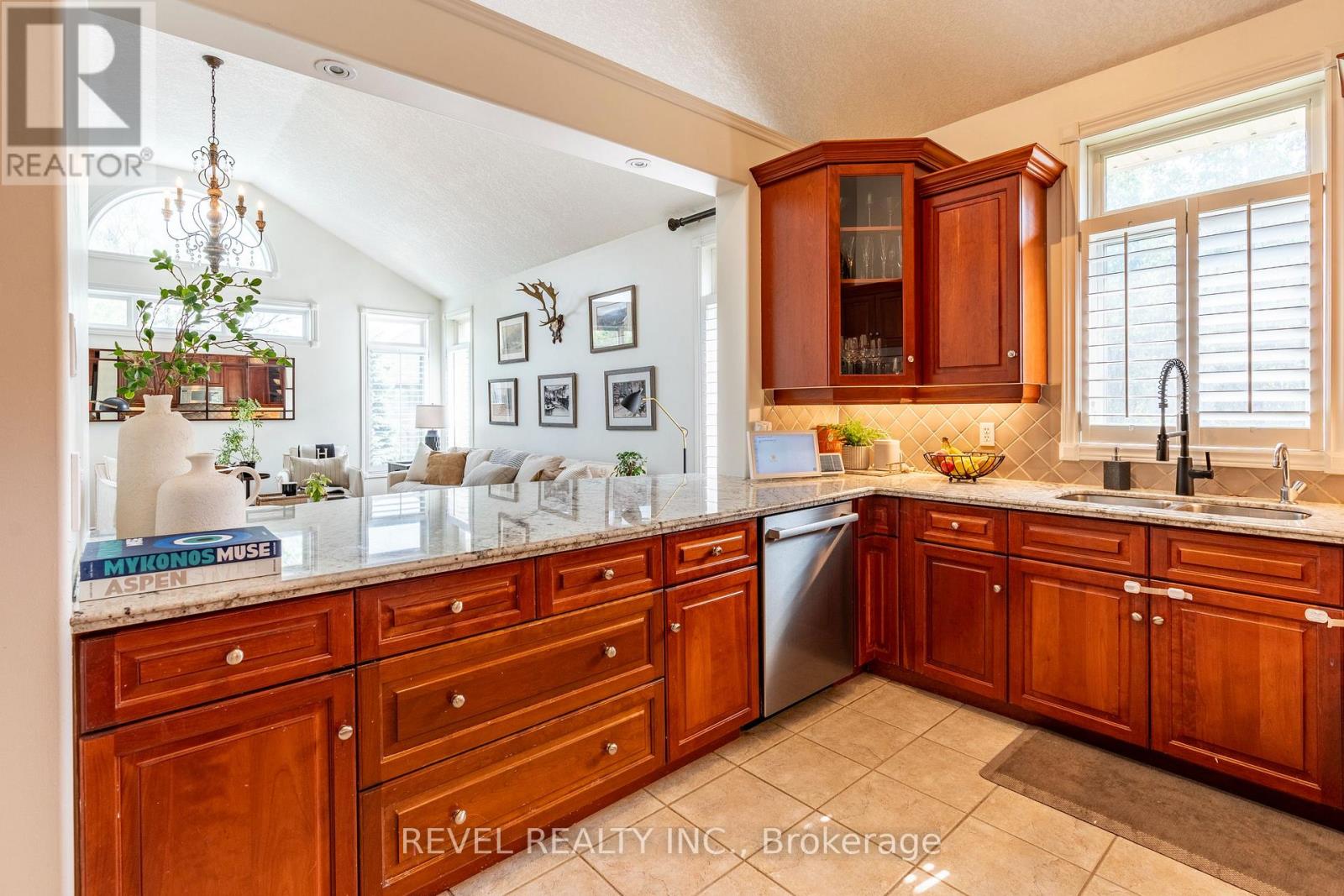 Photo 11 of 333 Milla Court, Waterloo ON