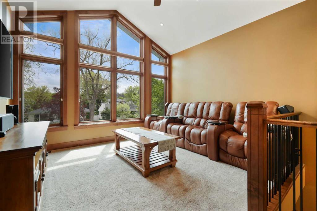 Single Family House for Sale in   Avenue NW Parkdale Calgary 