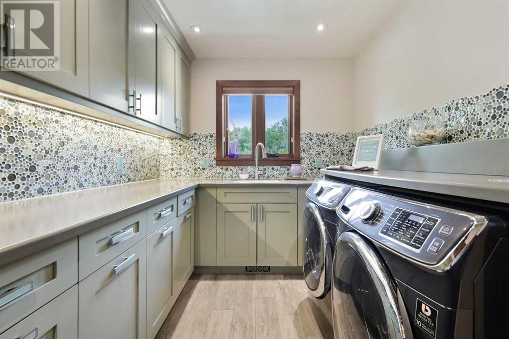 Single Family House for Sale in   Avenue NW Parkdale Calgary 