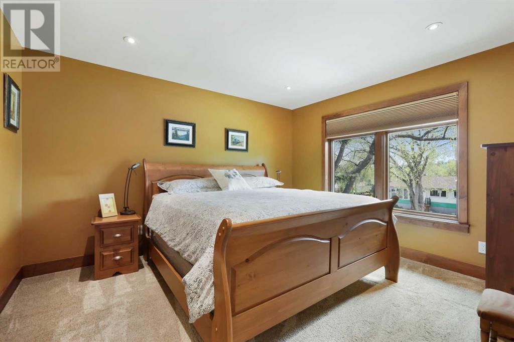 Single Family House for Sale in   Avenue NW Parkdale Calgary 