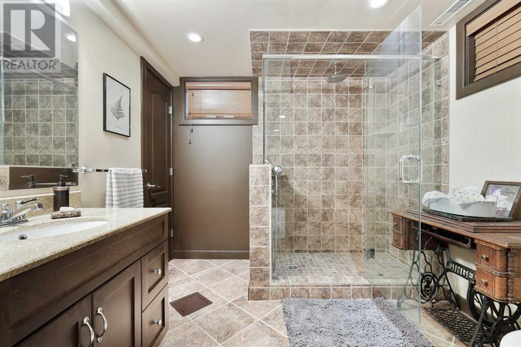 Single Family House for Sale in   Avenue NW Parkdale Calgary 
