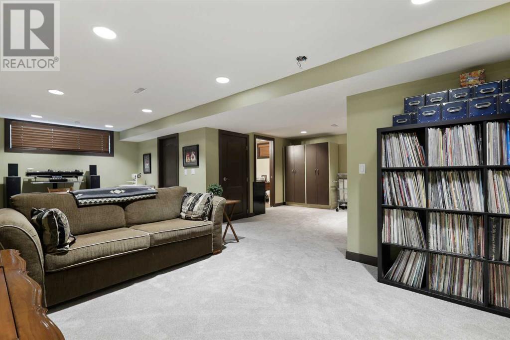 Single Family House for Sale in   Avenue NW Parkdale Calgary 