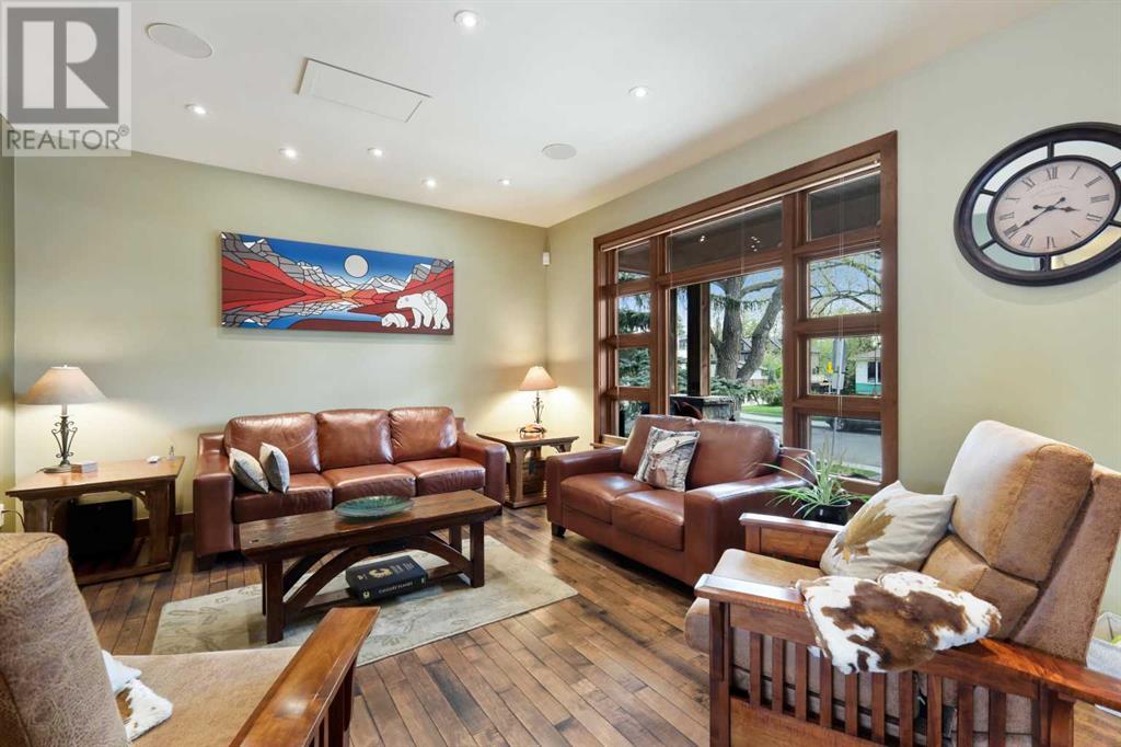 Single Family House for Sale in   Avenue NW Parkdale Calgary 