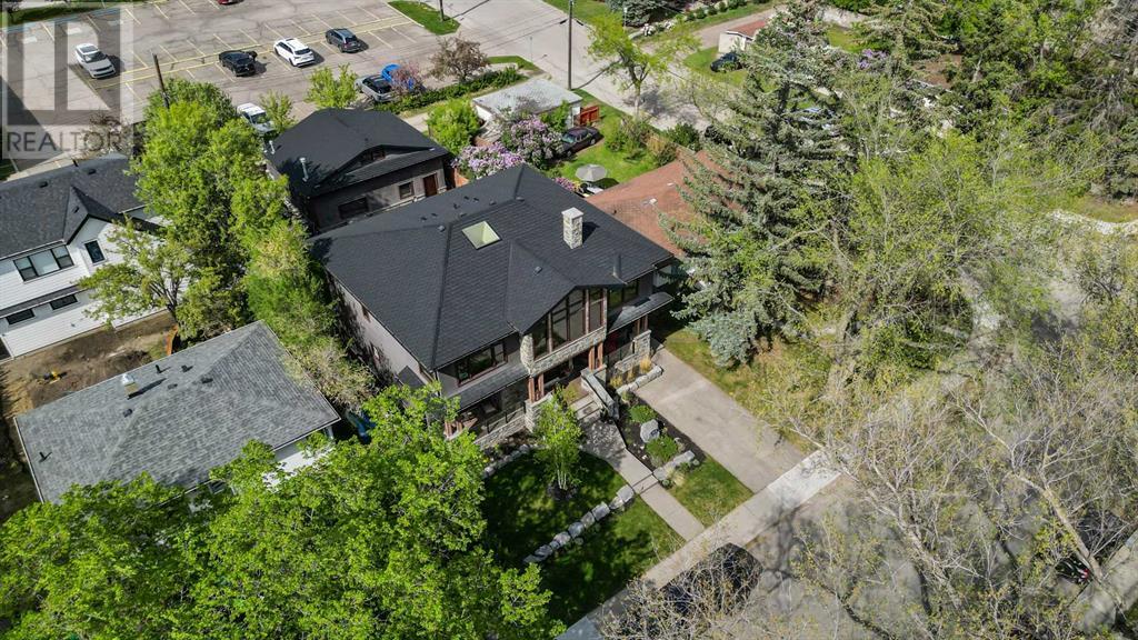 Single Family House for Sale in   Avenue NW Parkdale Calgary 