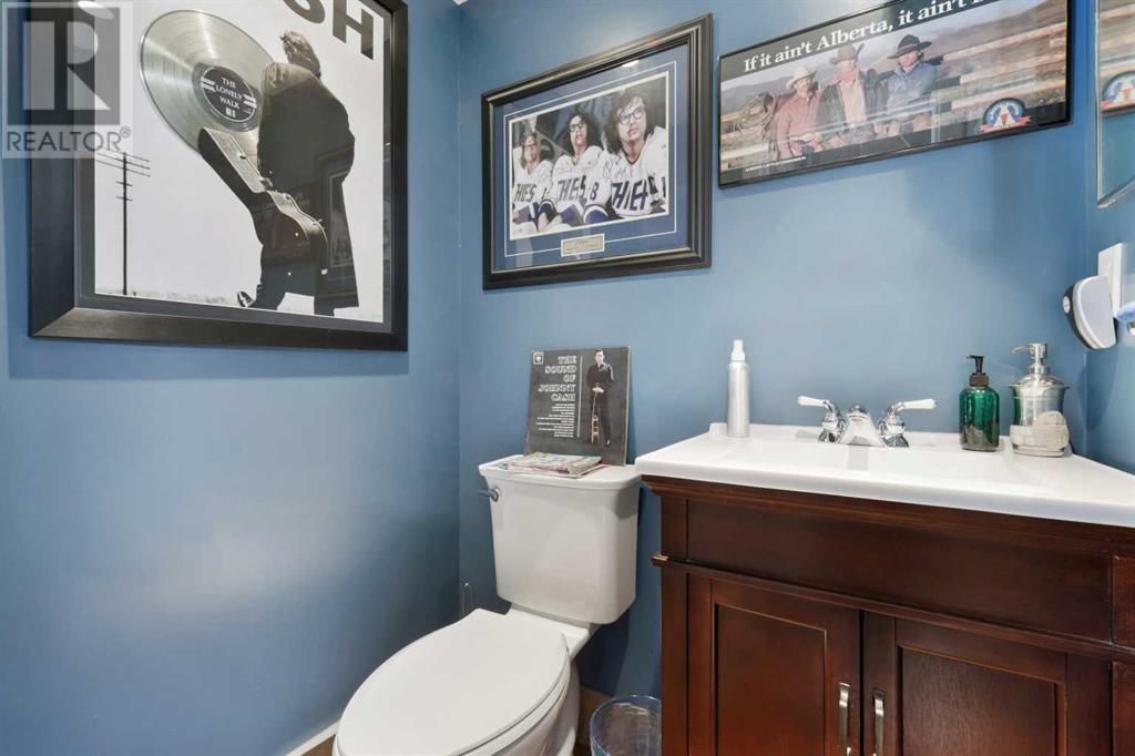 Single Family House for Sale in   Avenue NW Parkdale Calgary 