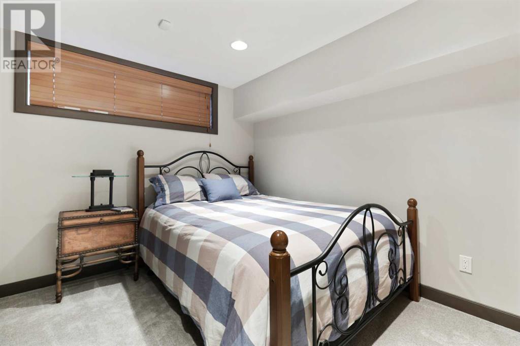 Single Family House for Sale in   Avenue NW Parkdale Calgary 