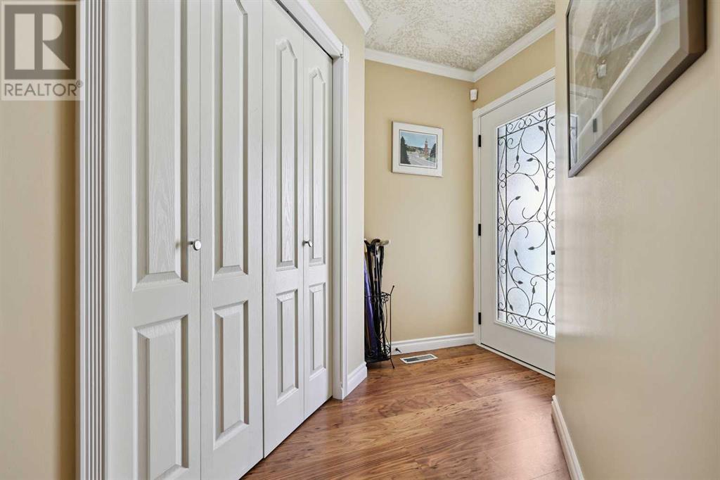 Single Family House for Sale in  Douglas Ridge Circle SE Douglasdale/Glen Calgary 