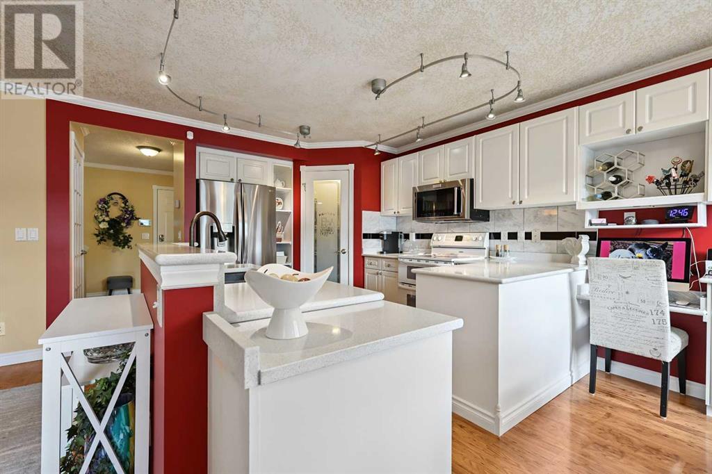 Single Family House for Sale in  Douglas Ridge Circle SE Douglasdale/Glen Calgary 