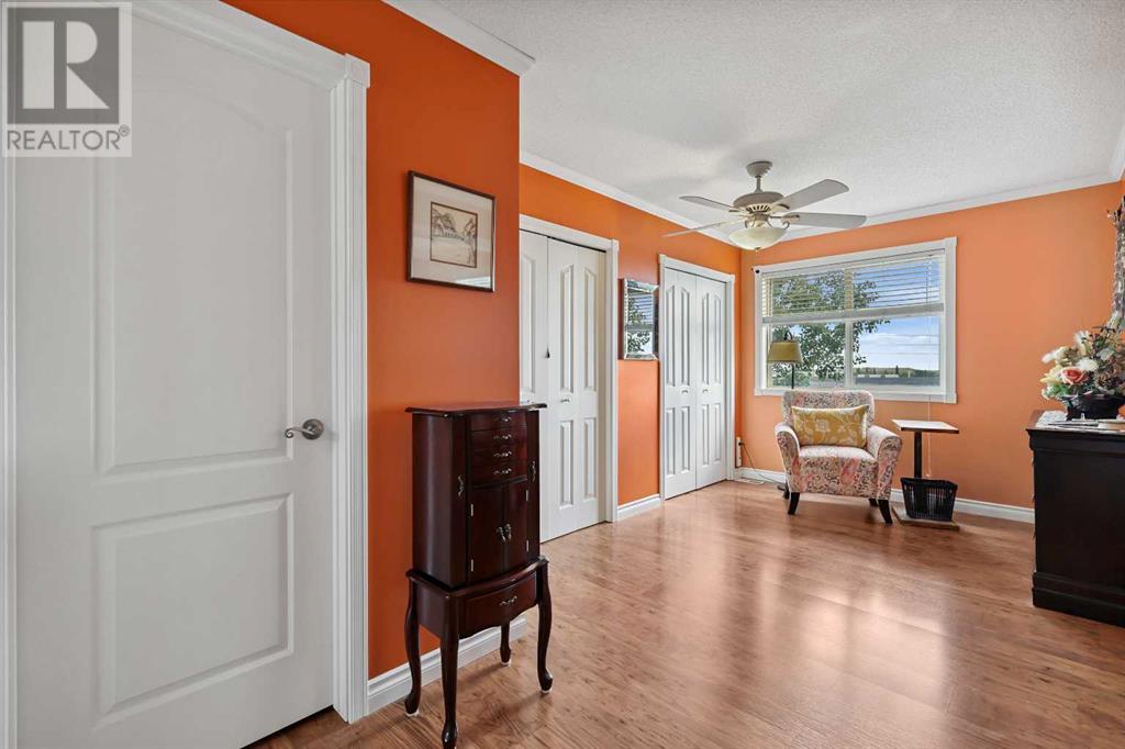Single Family House for Sale in  Douglas Ridge Circle SE Douglasdale/Glen Calgary 