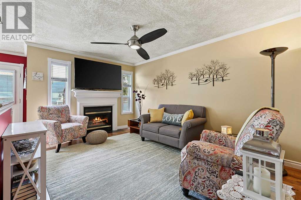 Single Family House for Sale in  Douglas Ridge Circle SE Douglasdale/Glen Calgary 